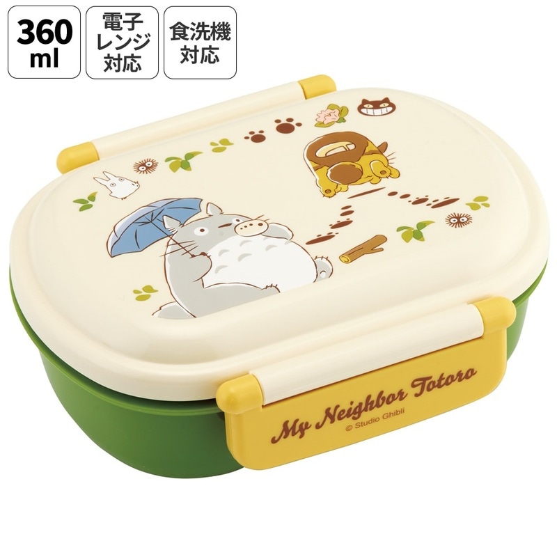 となりのトトログッズ。ランチグッズや水筒・雑貨まで多数展開