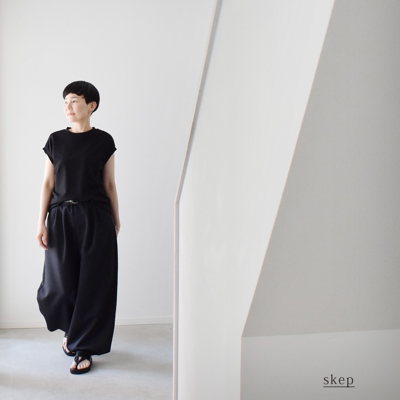 変形ワイドパンツ（裾スナップ）：黒 | ボトムス | skep