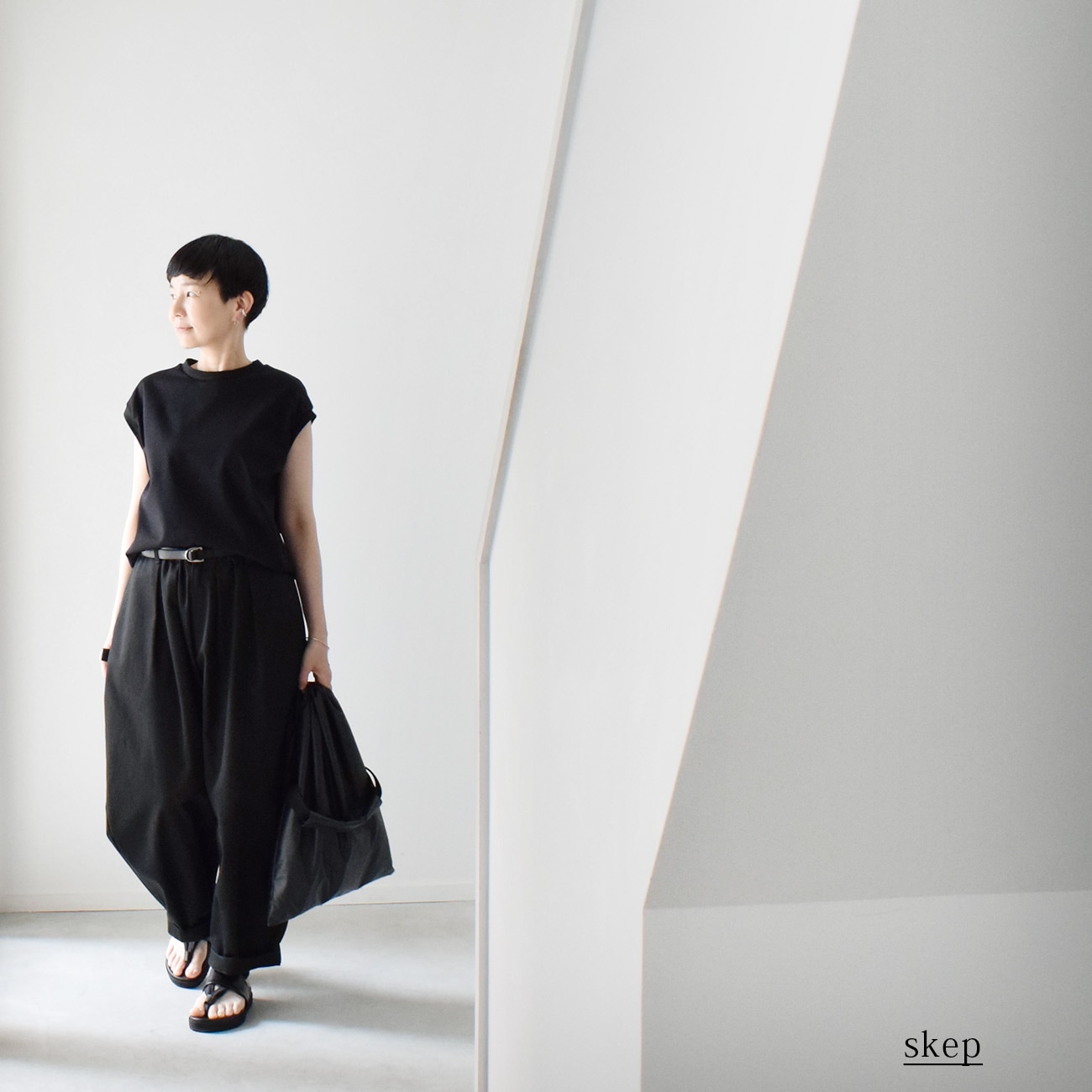 skep コットンボリュームギャザースカート：黒 フレンチスリーブカットソー×コットンボリュームギャザー