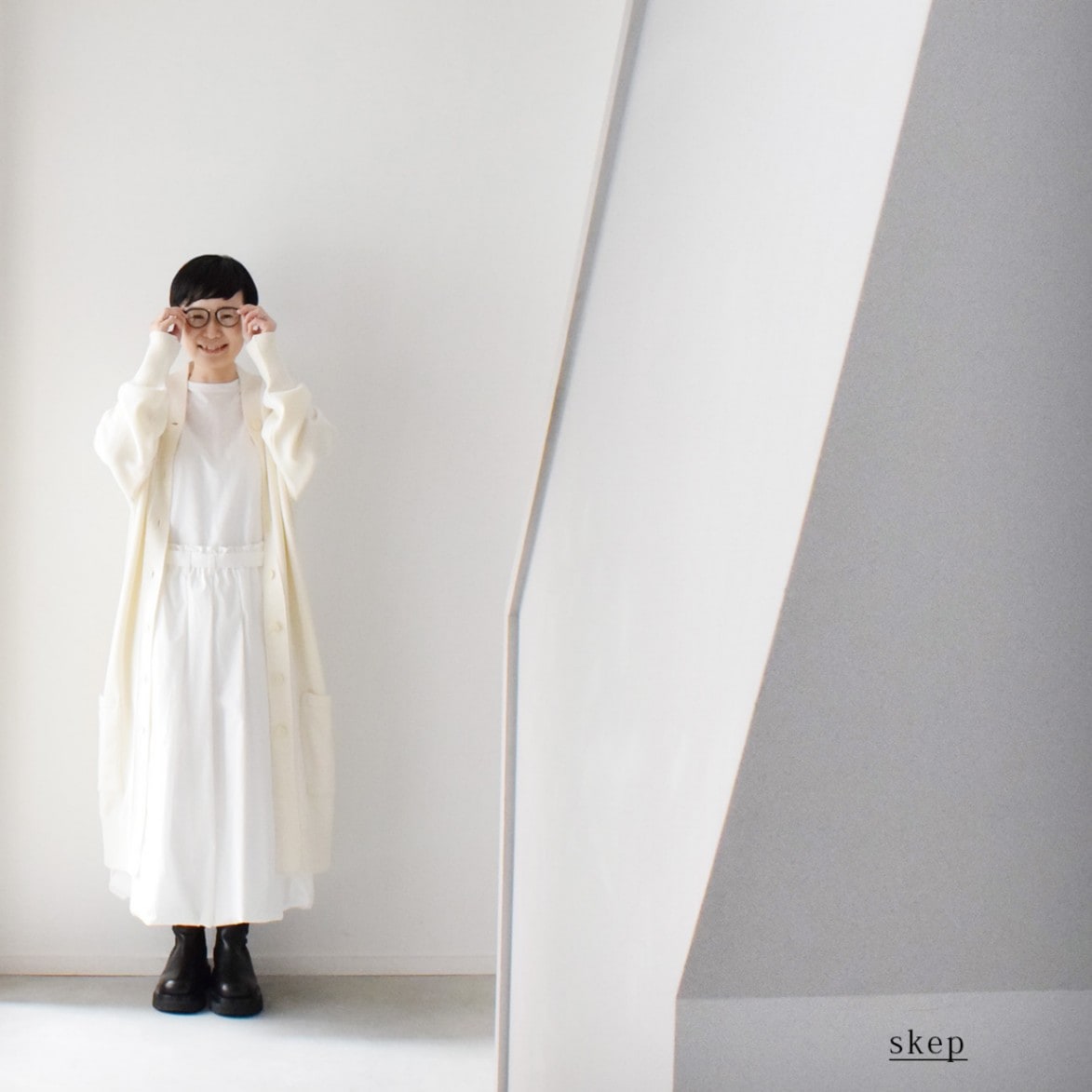 ロングニットカーディガン：白