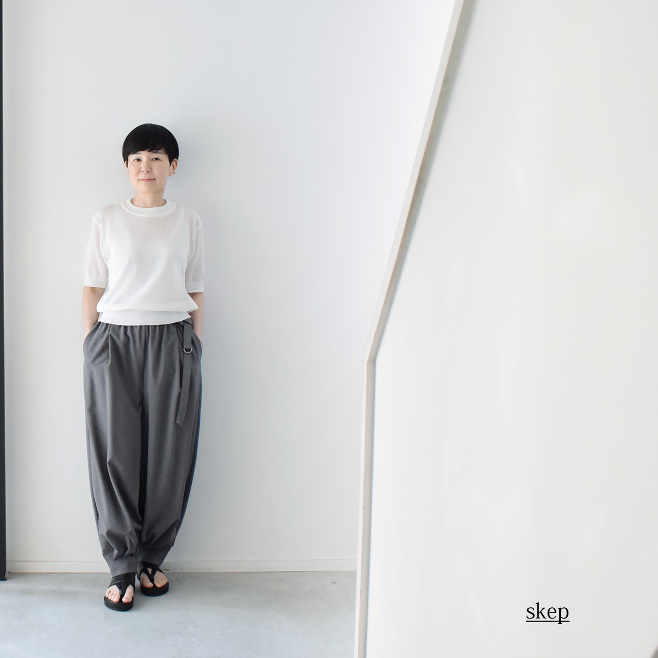 裾切替の綺麗めバルーンパンツ（ポリエステル100％）：グレー