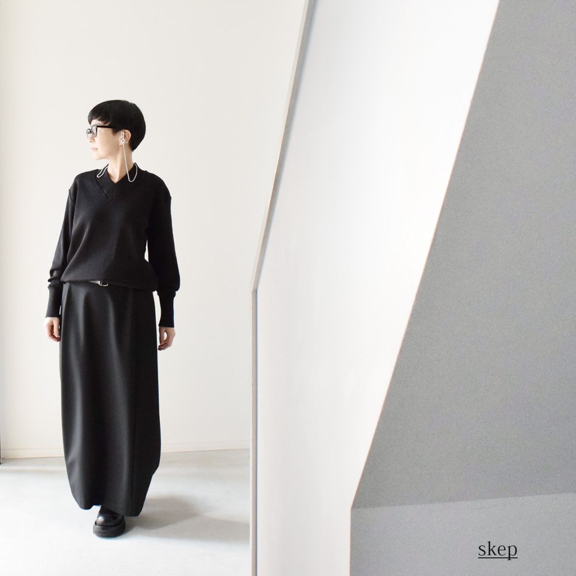 長袖Vネックニット×裾切替ワイドパンツ – skep公式