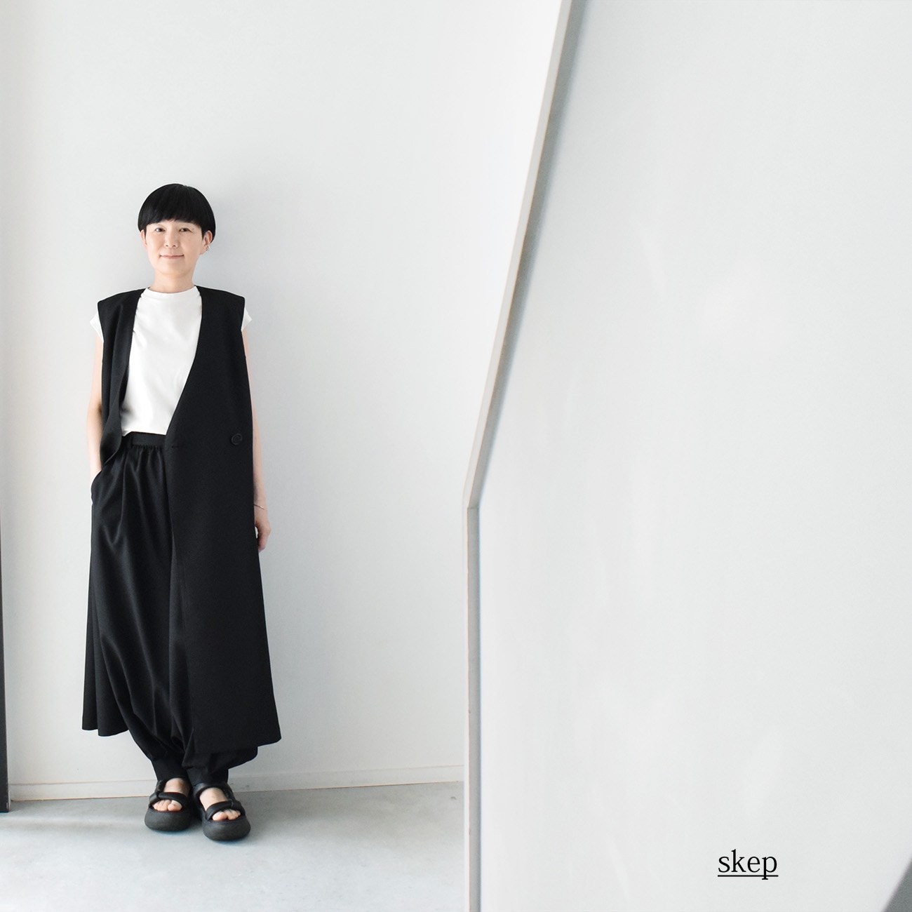 Vネックダブルブレストロングジレ：黒
