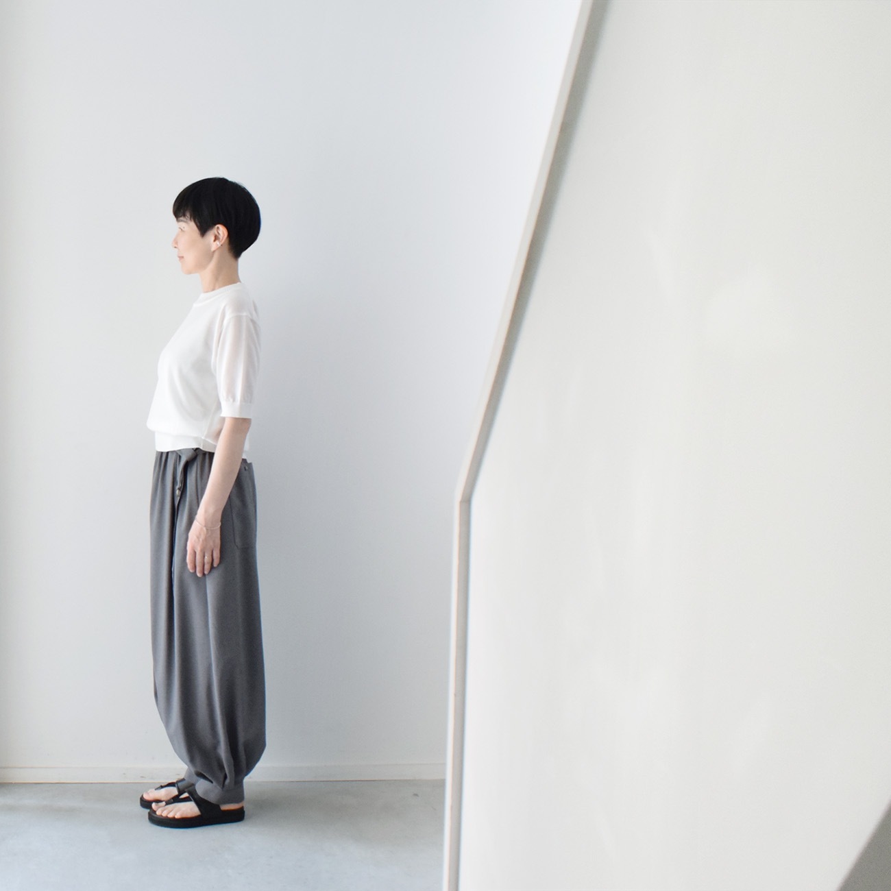 裾切替の綺麗めバルーンパンツ（ポリエステル100％）：グレー