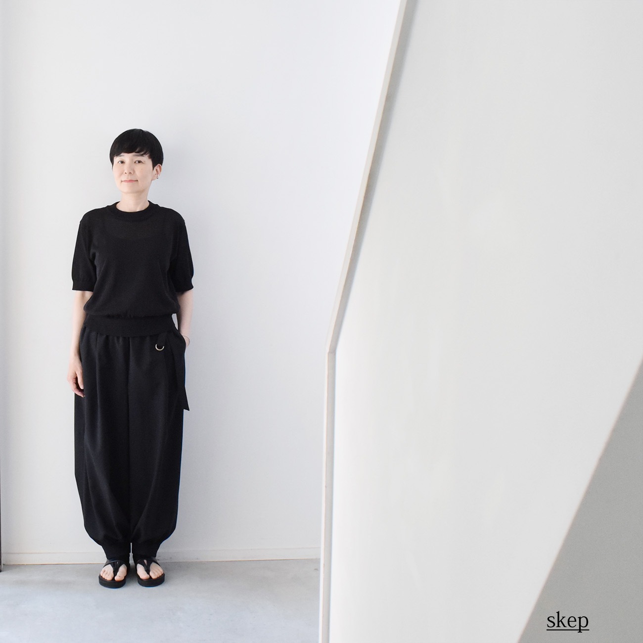 裾切替の綺麗めバルーンパンツ（ポリエステル100％）：黒