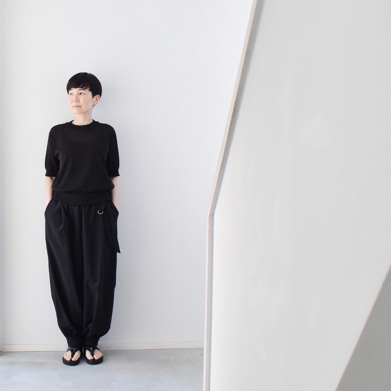 裾切替の綺麗めバルーンパンツ（ポリエステル100％）：黒