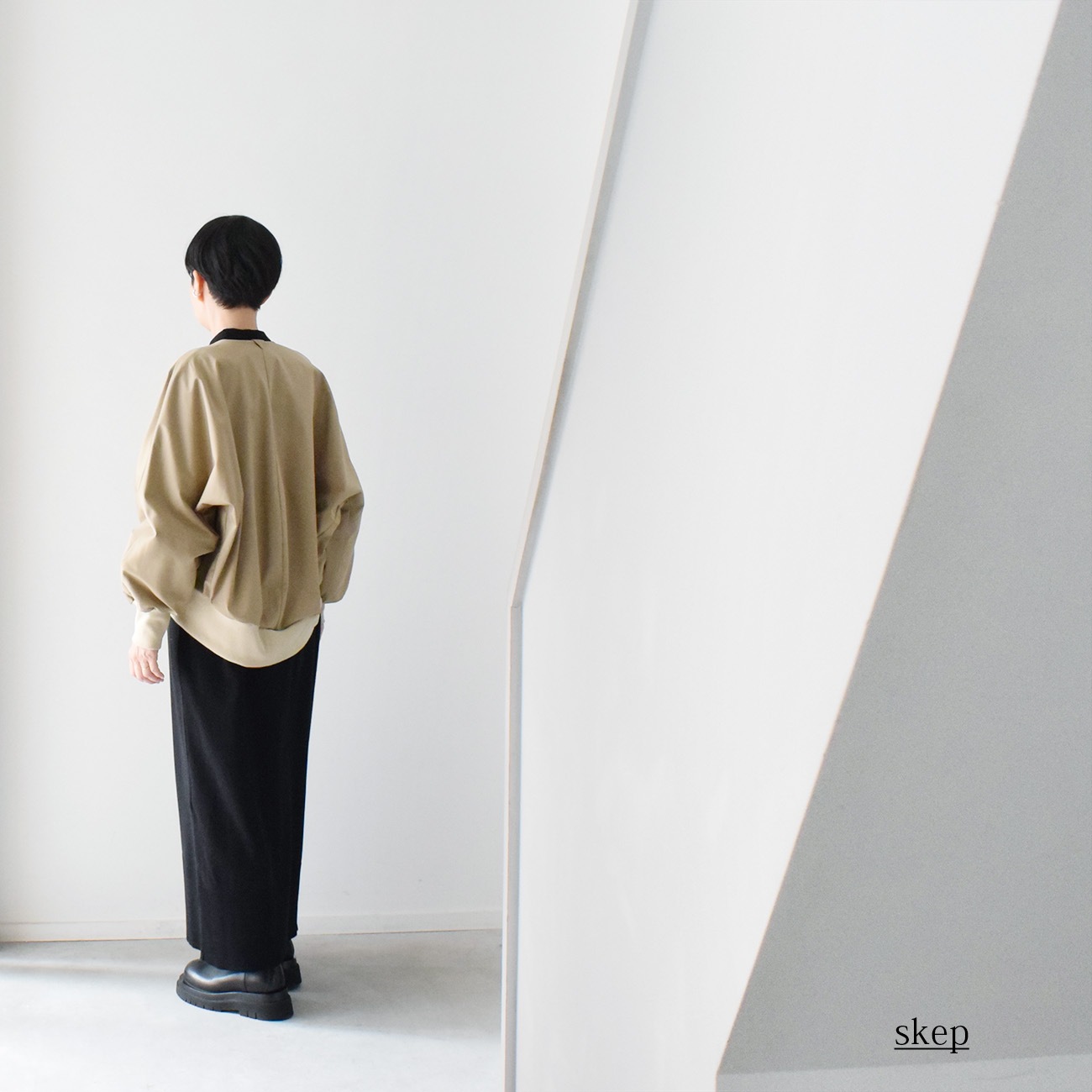 変形ショートブルゾン：ベージュ | 羽織もの | skep