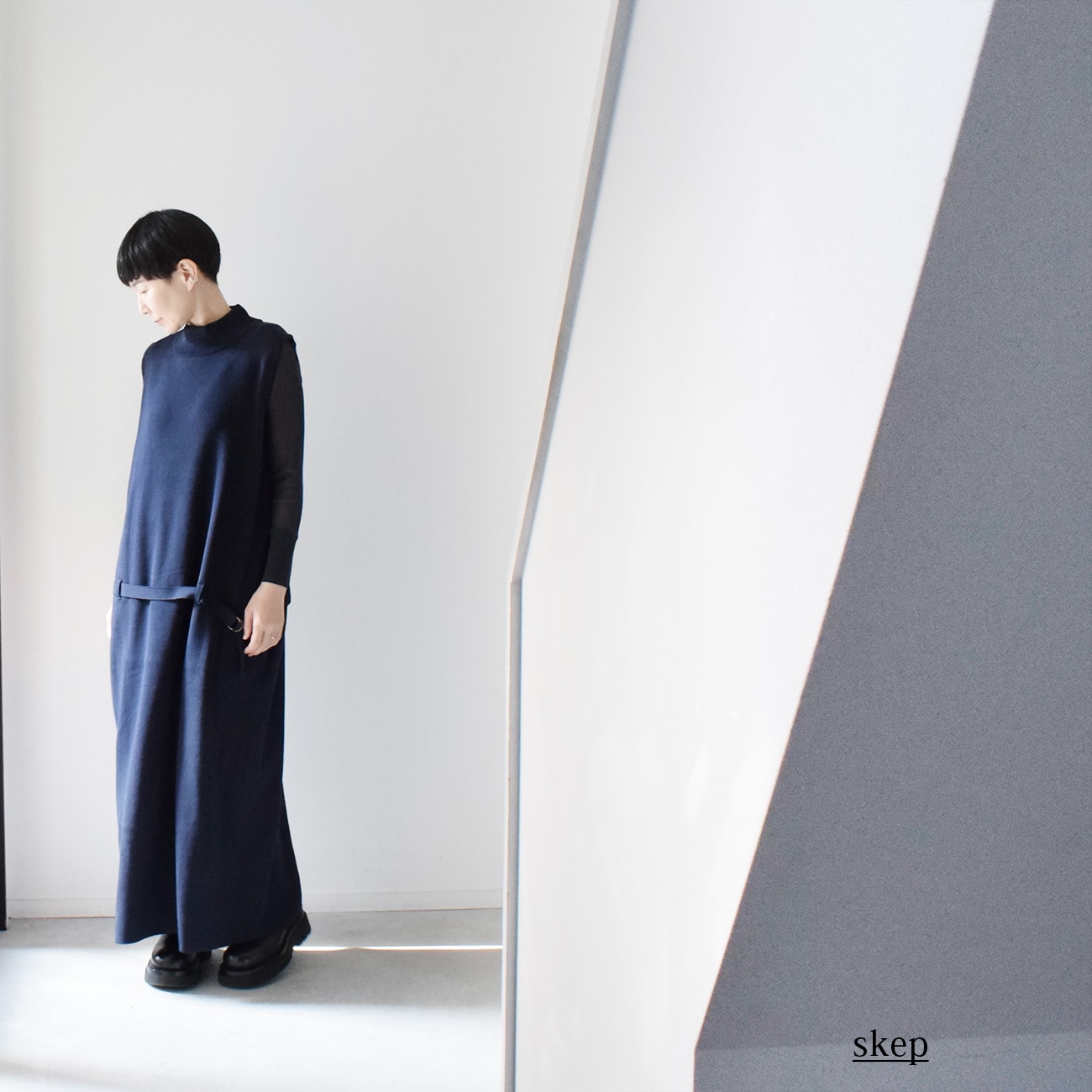 ニットワンピース(ノースリーブ):紺
