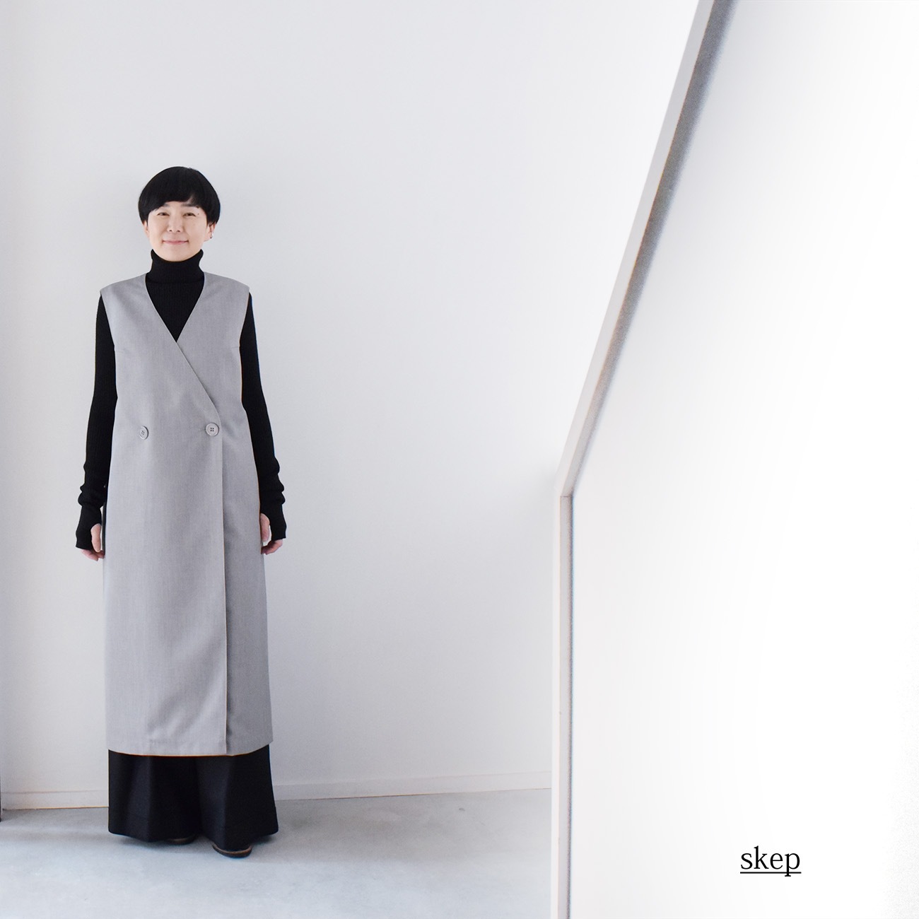 Vネックダブルブレストロングジレ：グレー