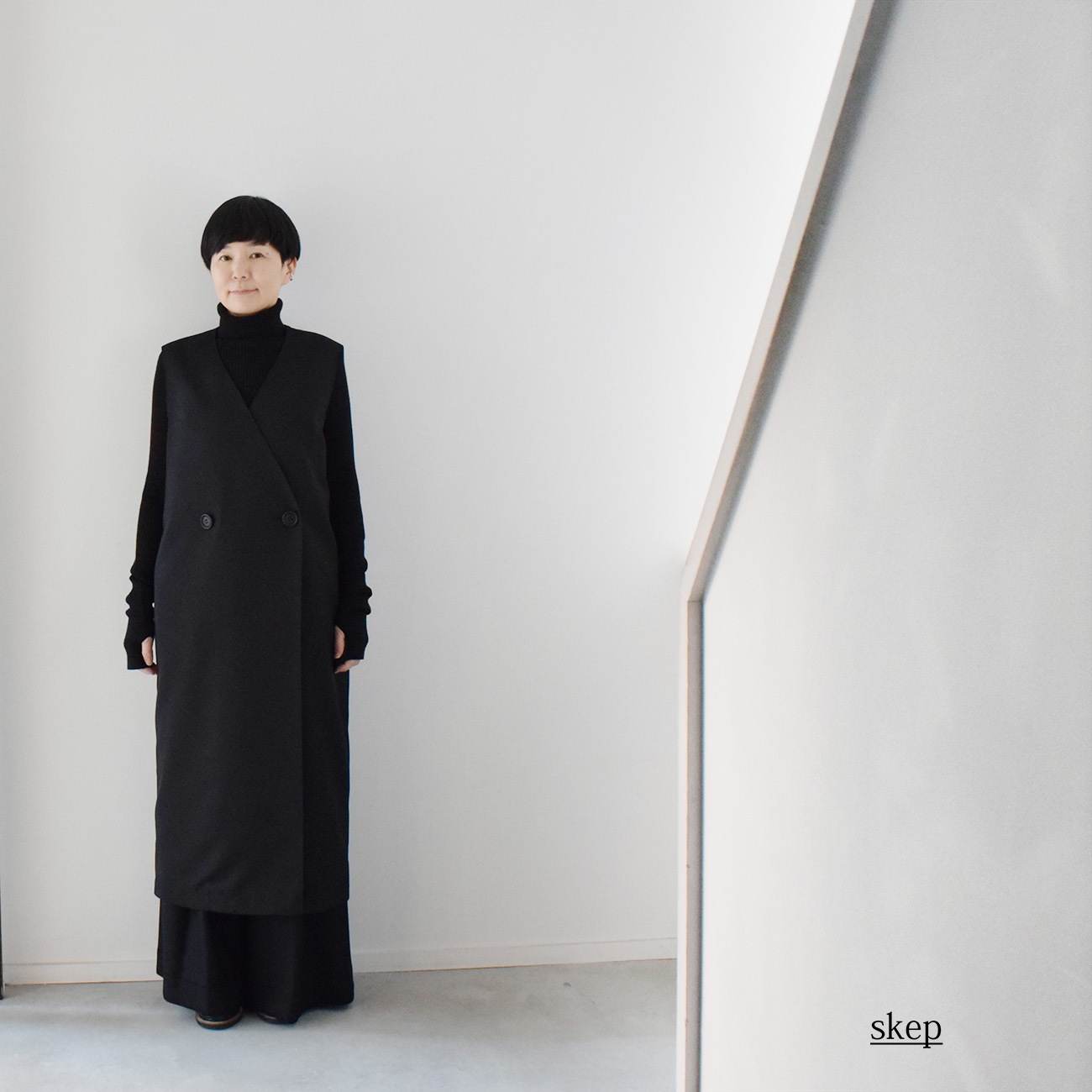 Vネックダブルブレストロングジレ：黒