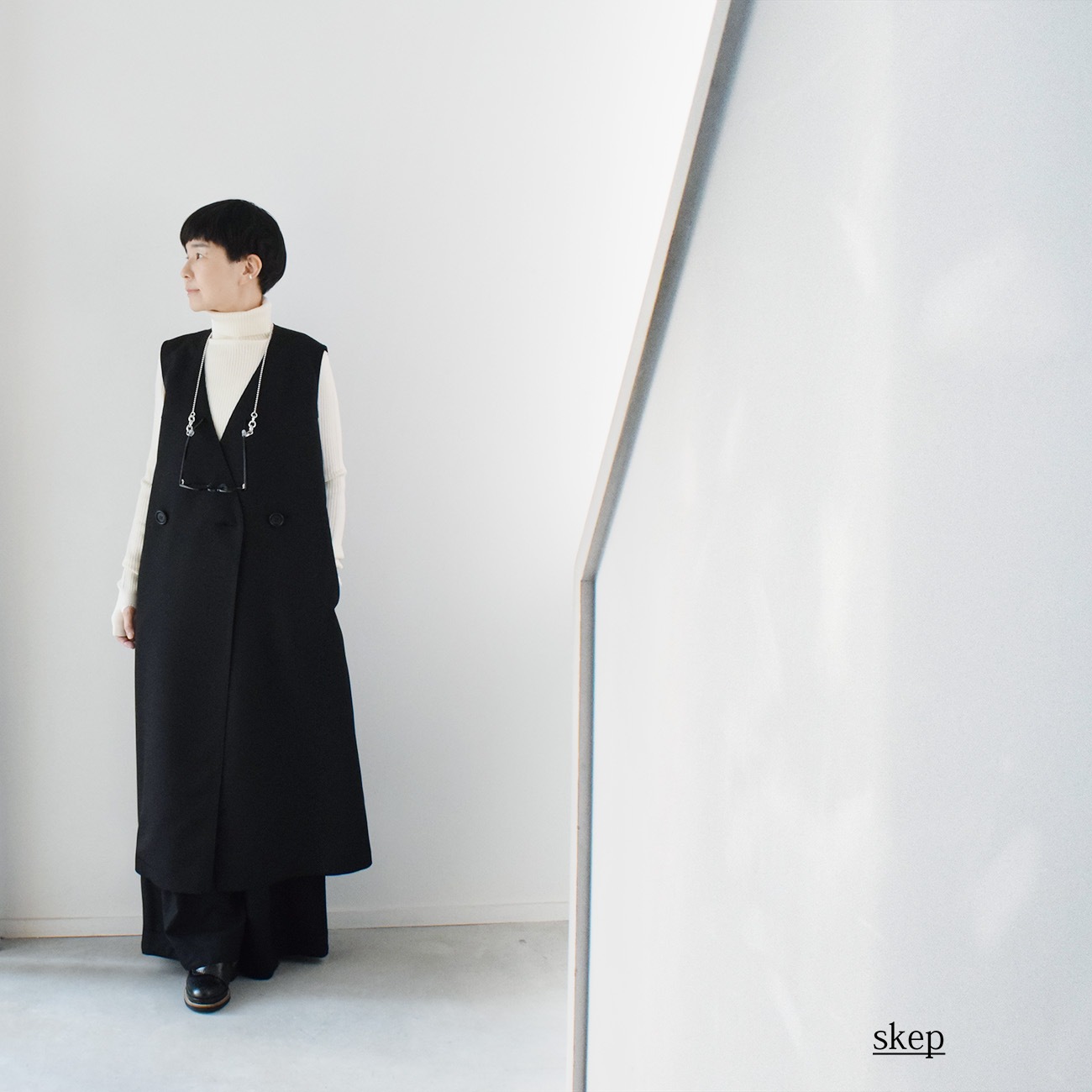 Vネックダブルブレストロングジレ：黒