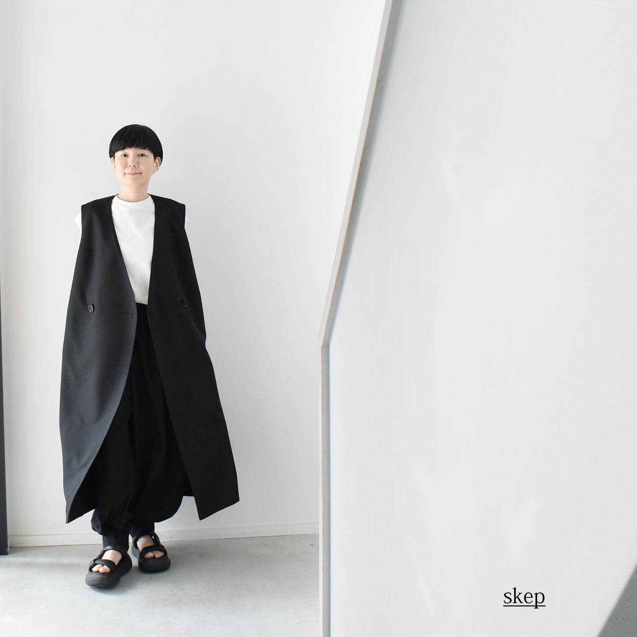 Vネックダブルブレストロングジレ：黒