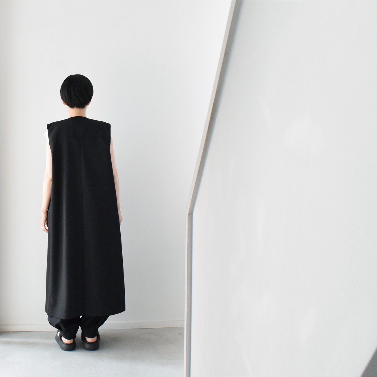 Vネックダブルブレストロングジレ：黒