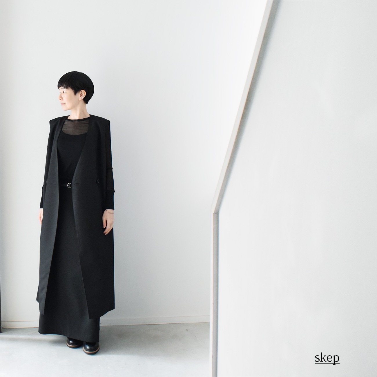Vネックダブルブレストロングジレ：黒