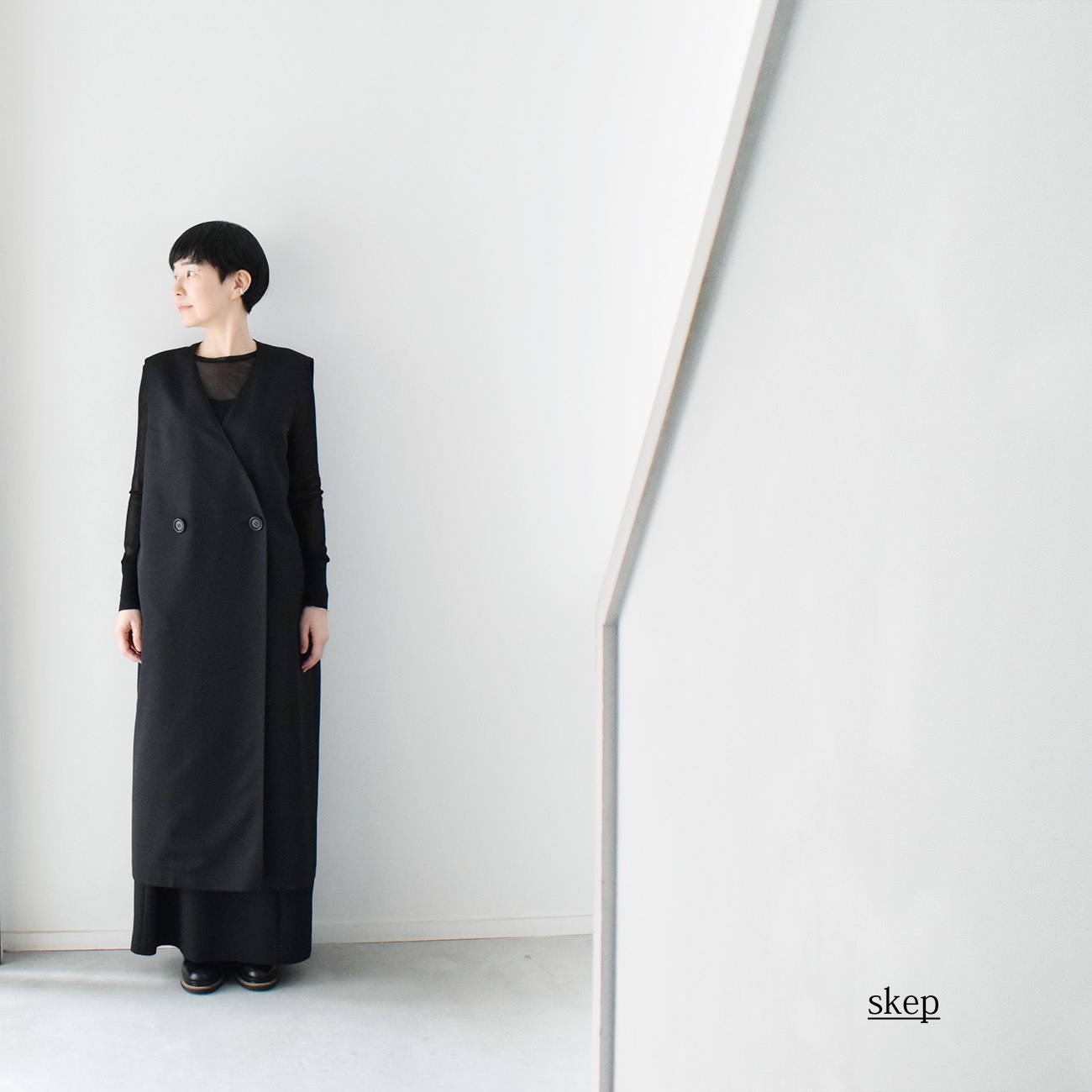Vネックダブルブレストロングジレ：黒