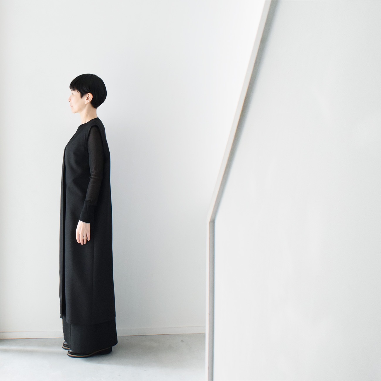 Vネックダブルブレストロングジレ：黒