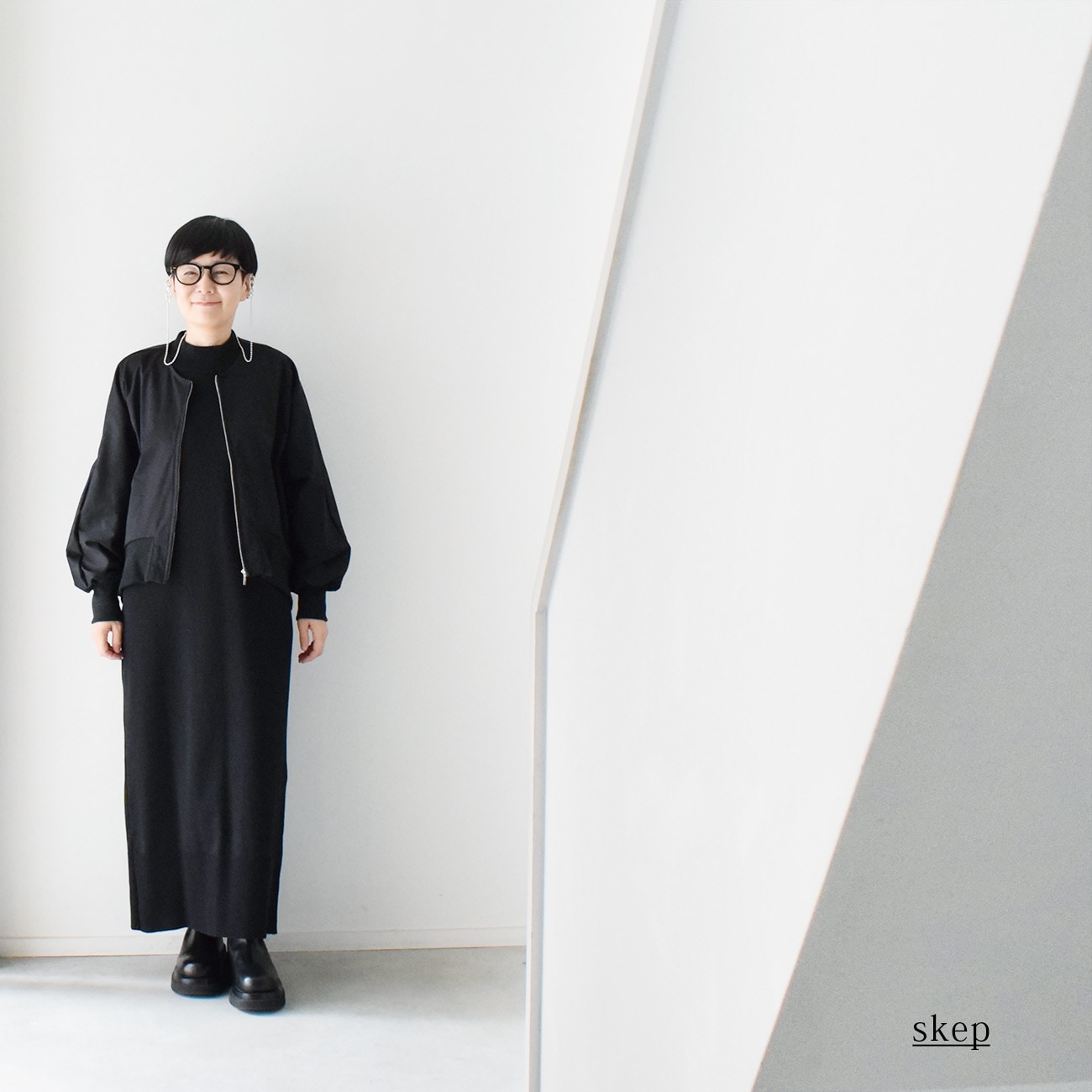 変形ショートブルゾン:黒