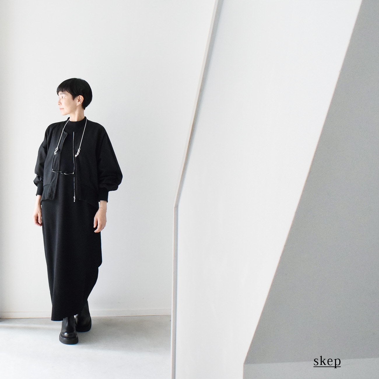 変形ショートブルゾン:黒