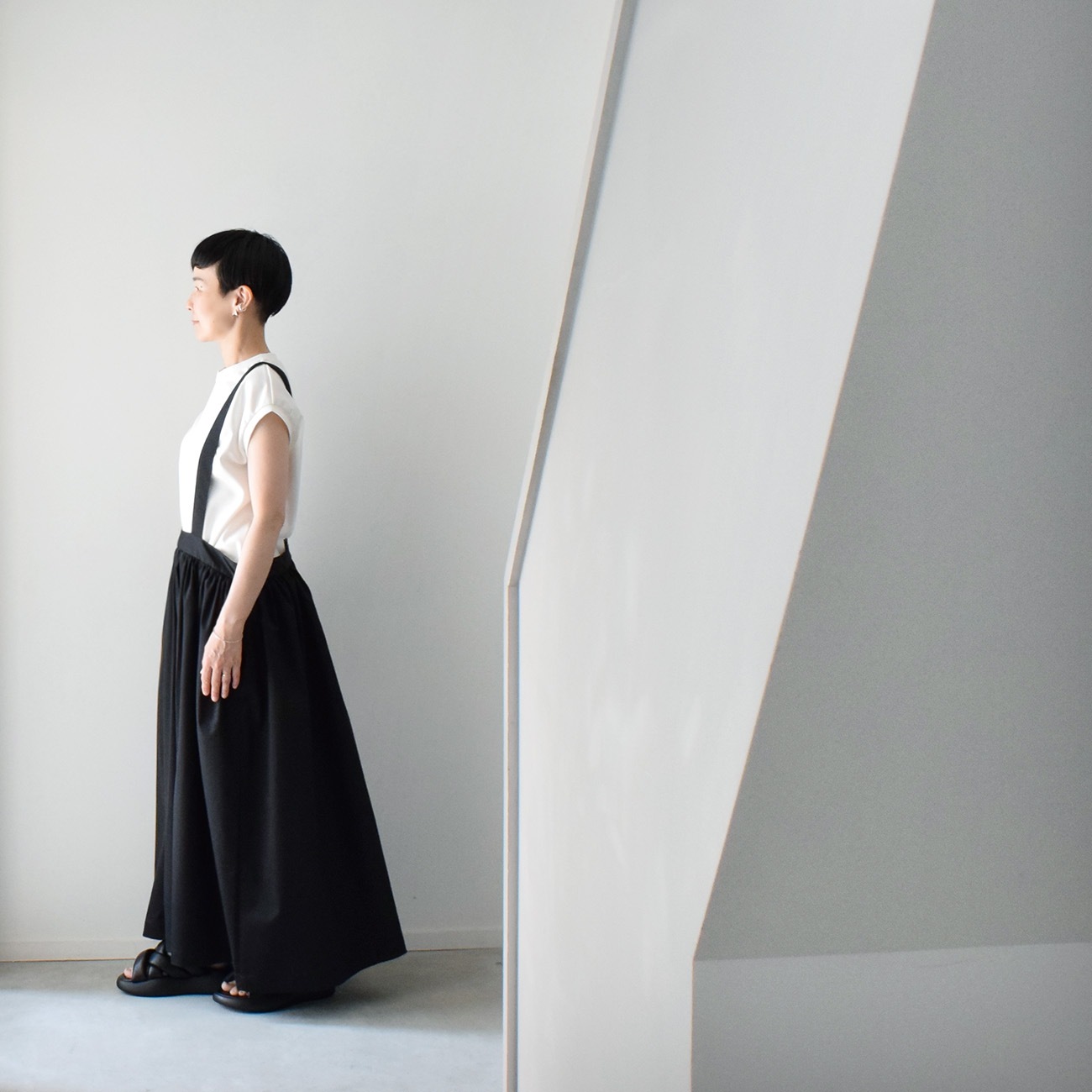 ギャザージャンパースカート：黒 | ボトムス | skep