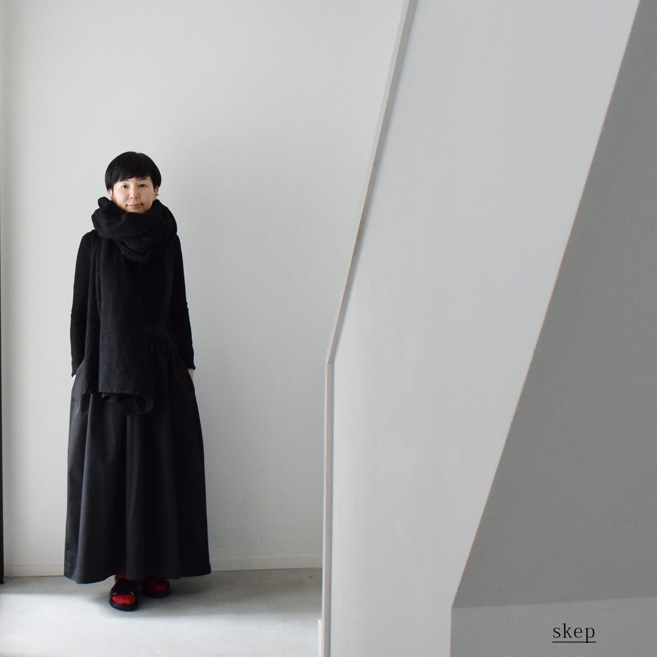 ギャザージャンパースカート：黒 | ボトムス | skep