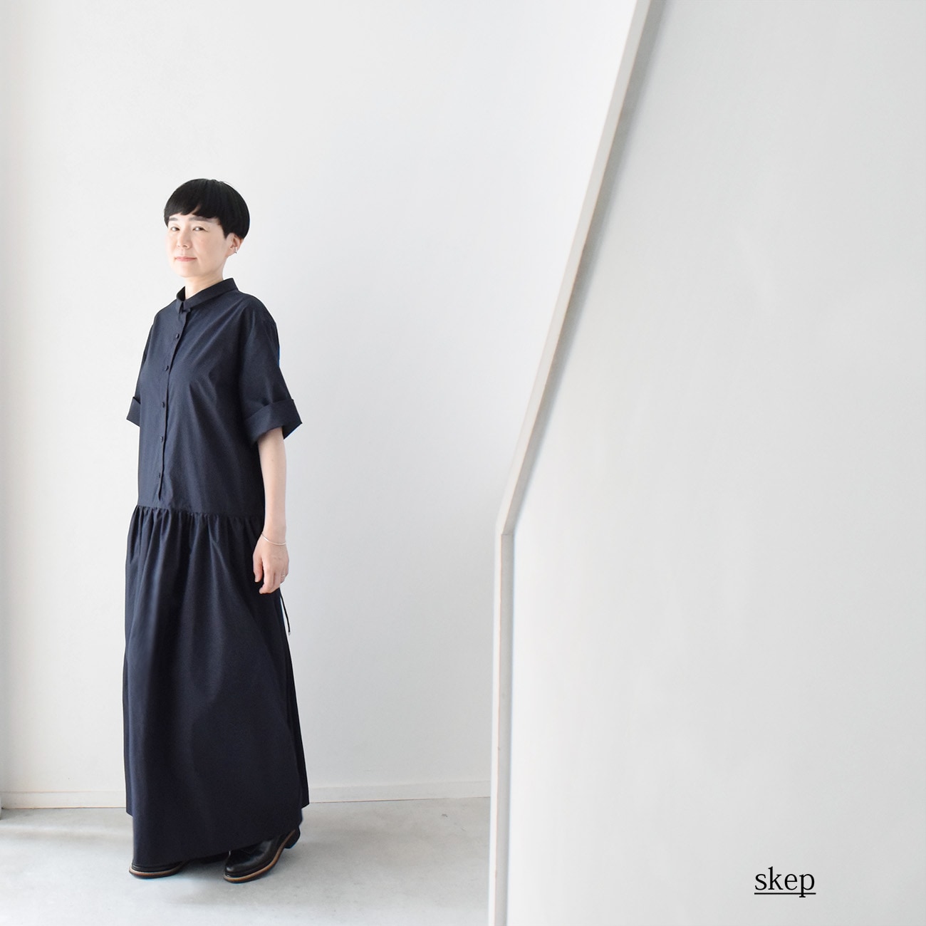 七分袖切替ギャザーロングワンピース:紺