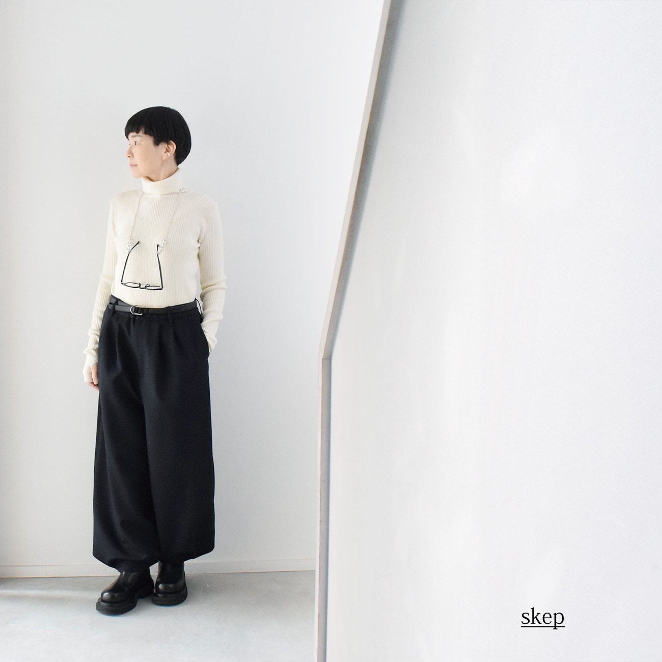 変形ワイドパンツ（裾スナップ）：黒 | ボトムス | skep