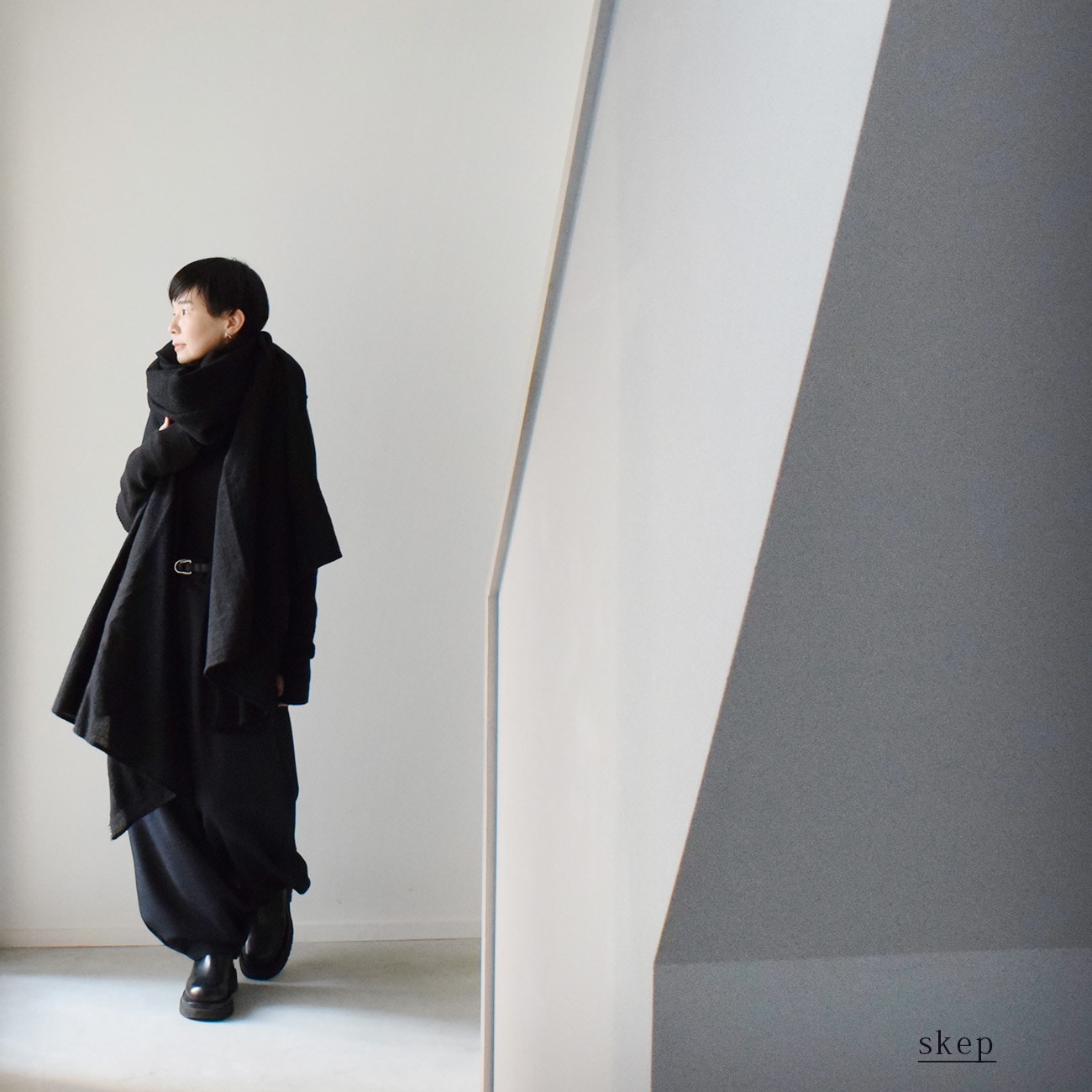 安価 ワタナベ 変形ワイドパンツ（裾スナップ）：黒 | skep | ボトムス パンツ