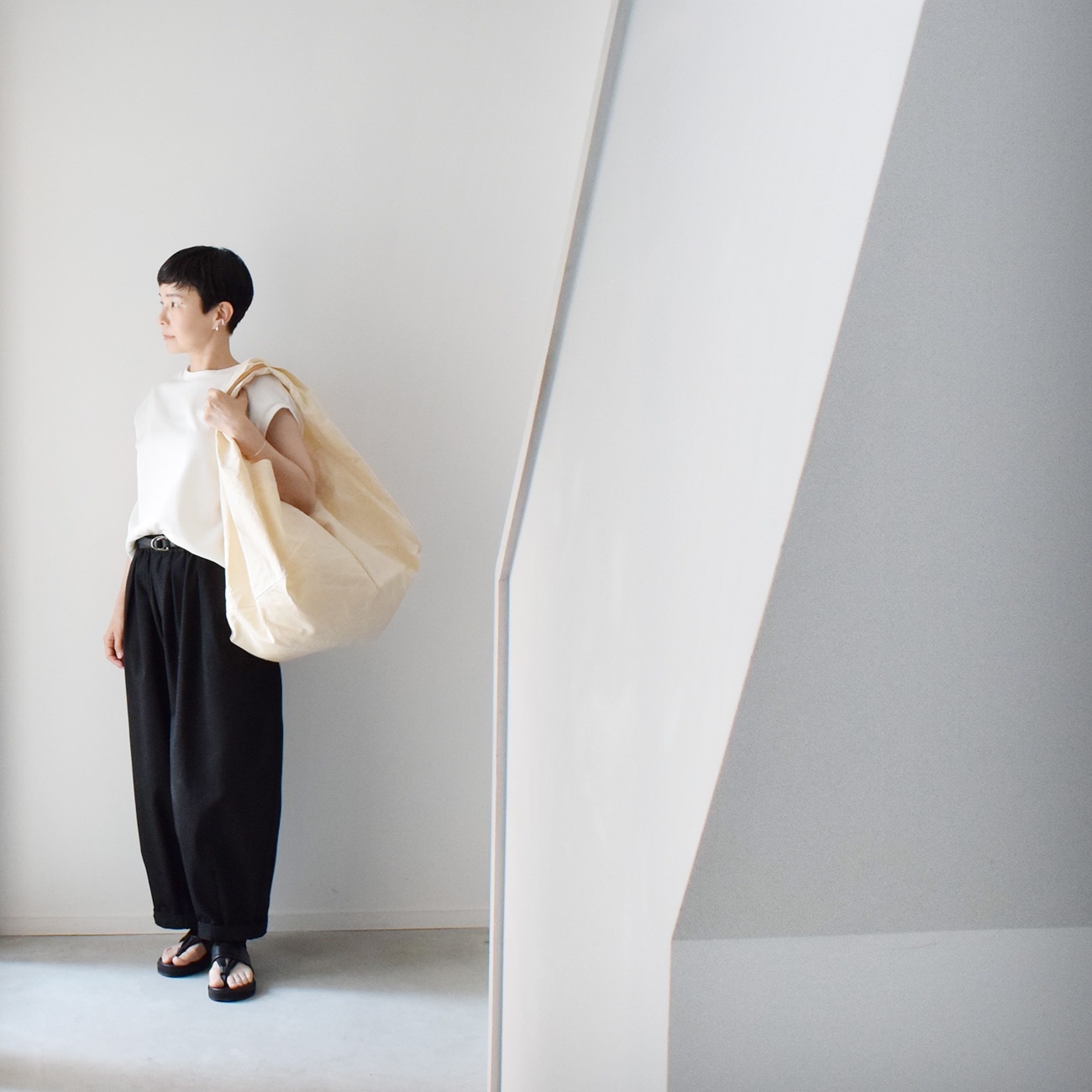 パラフィン加工 コットンショルダーバッグ【ポケット付】：生成