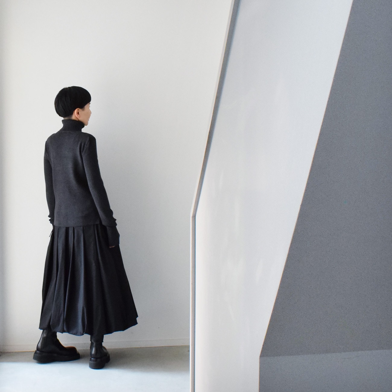 リブ タートルネック ニット（厚手）：チャコールグレー | トップス | skep