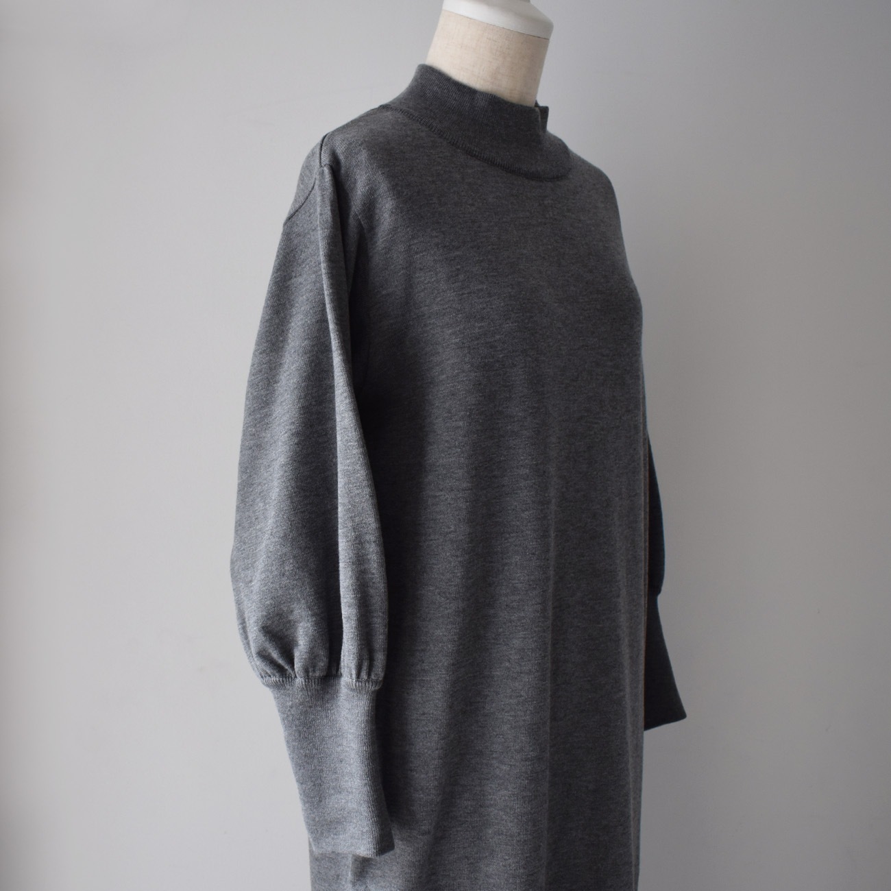 パフスリーブニットワンピース（長袖）：黒 | すべての商品 | skep