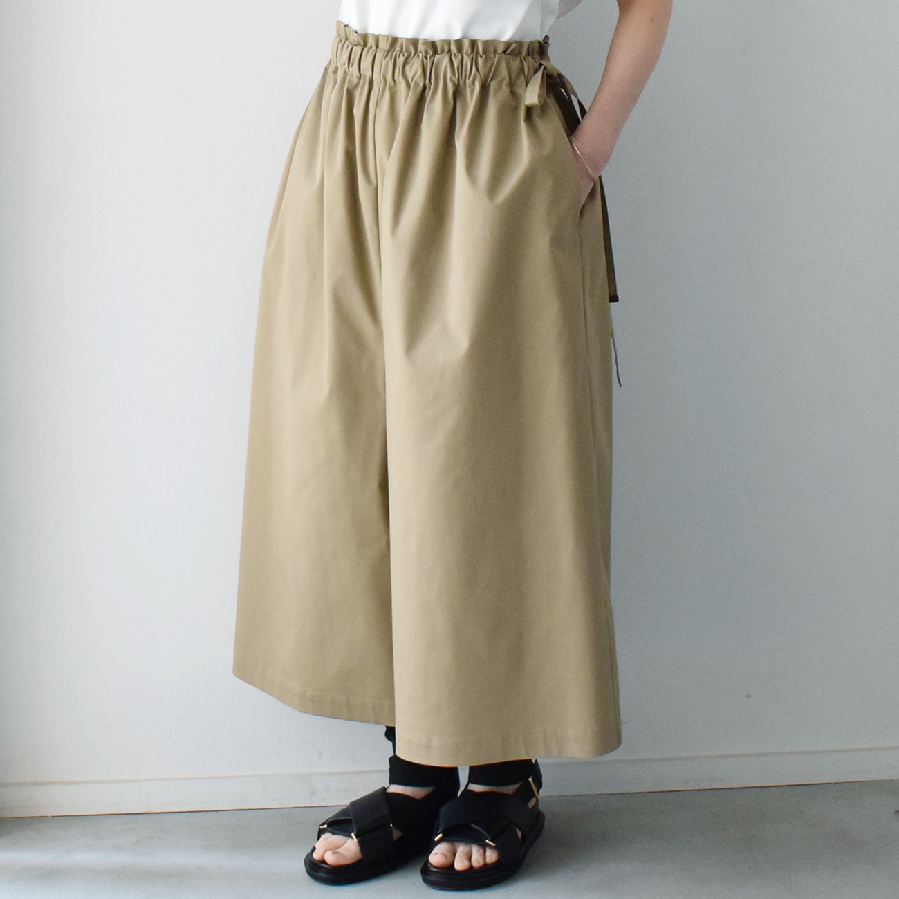 ワイドパンツ(ショート):ベージュ