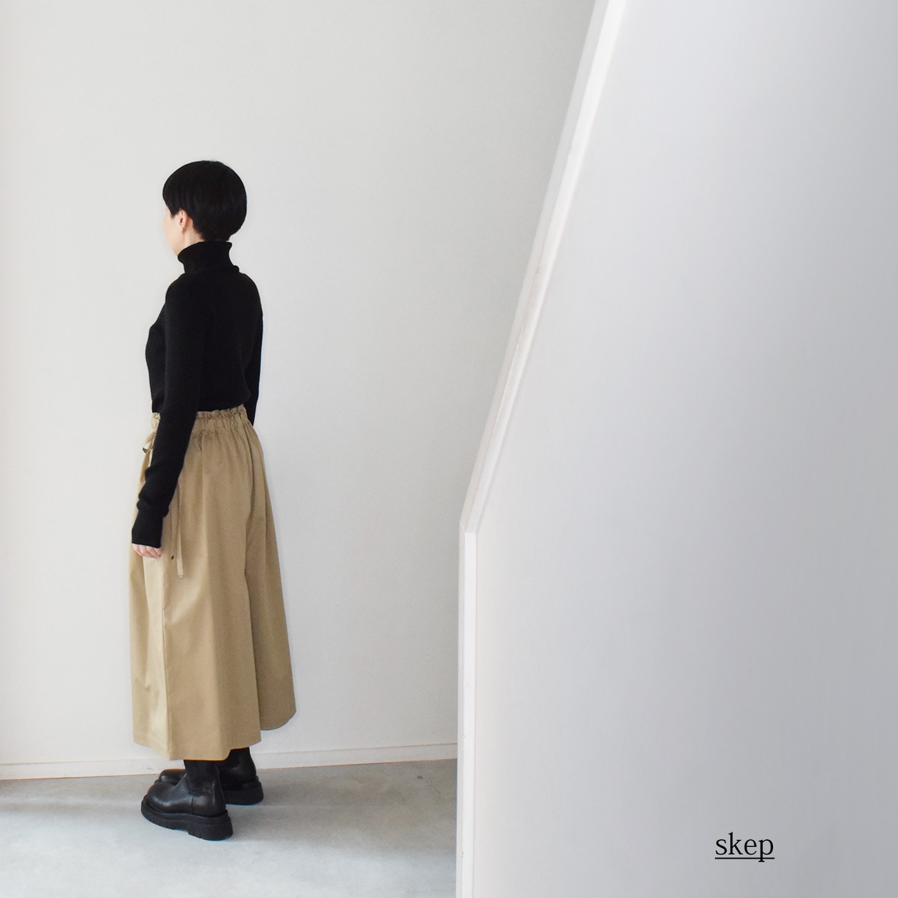 ワイドパンツ(ショート):ベージュ