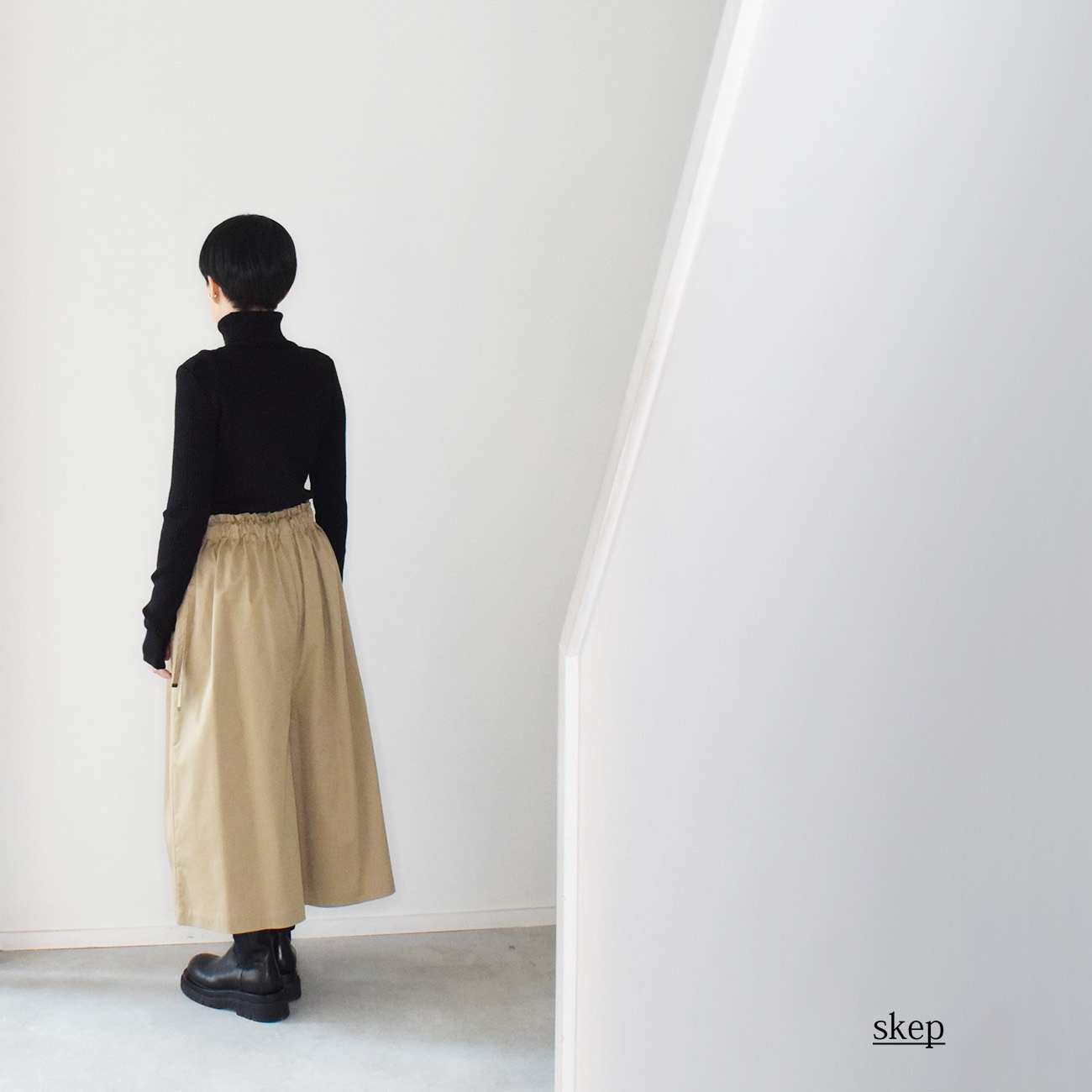 ワイドパンツ(ショート):ベージュ