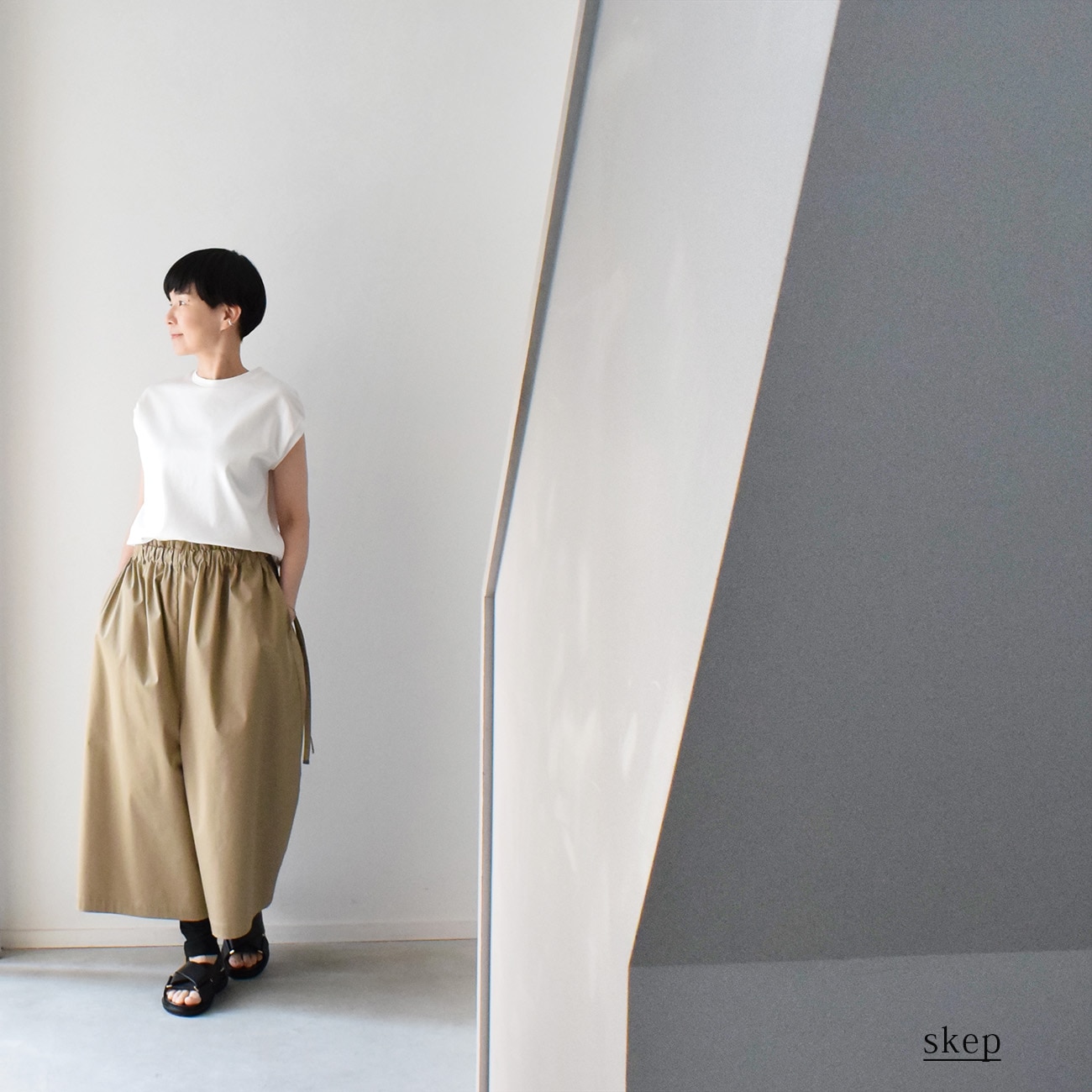 ワイドパンツ(ショート):ベージュ