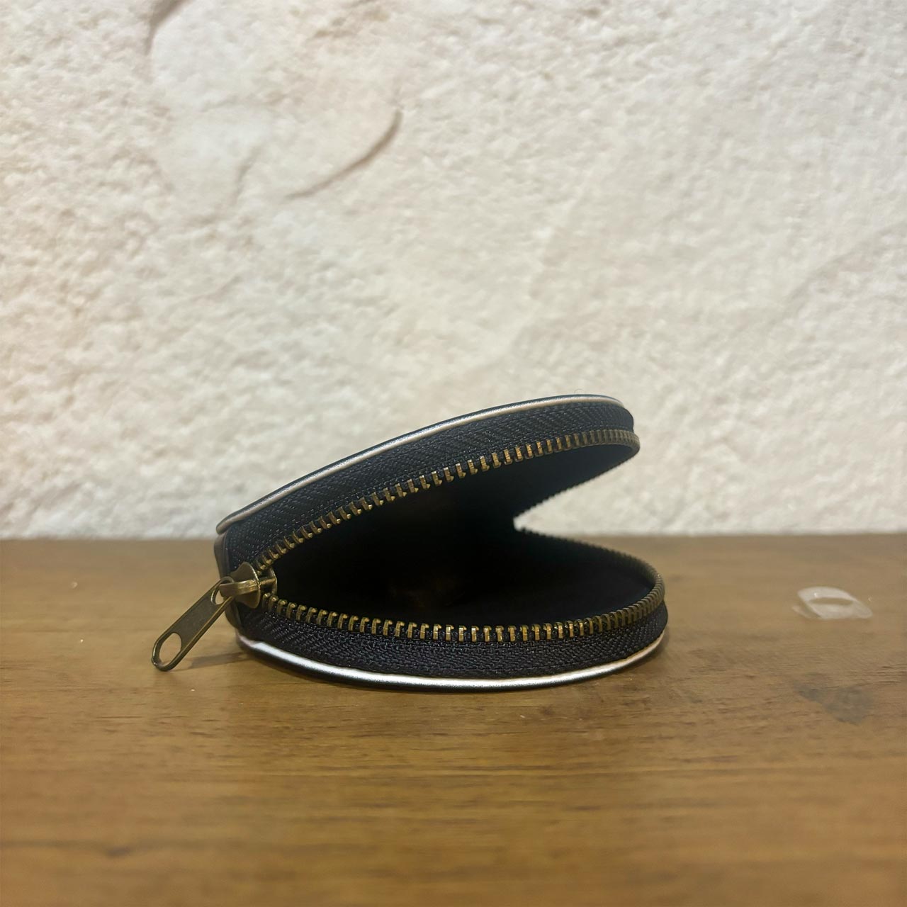 �ڥ����󥱡�����KING �֥饦��