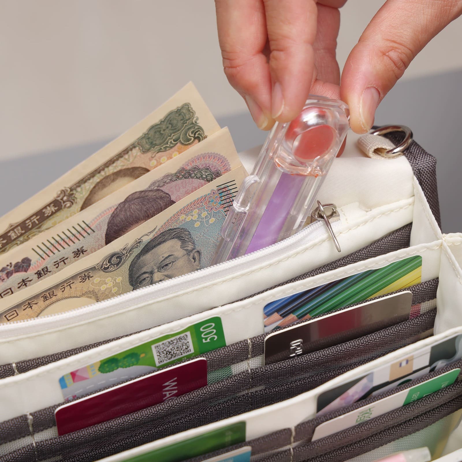 【第３弾 再販開始!!数量限定 お待たせごめんね価格!!（無くなり次第終了）】8000人のママパパと作った『最強の母子手帳ケース』  アヤトママ監修 在庫有 【最短お届け可能】