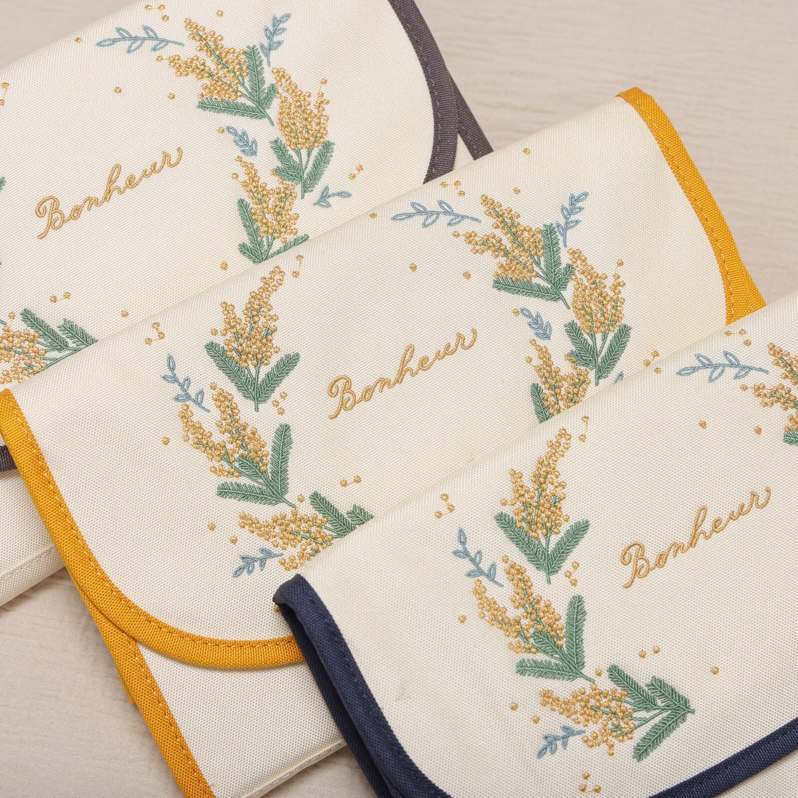 【第３弾 再販開始!!数量限定 お待たせごめんね価格!!（無くなり次第終了）】8000人のママパパと作った『最強の母子手帳ケース』  アヤトママ監修 在庫有 【最短お届け可能】