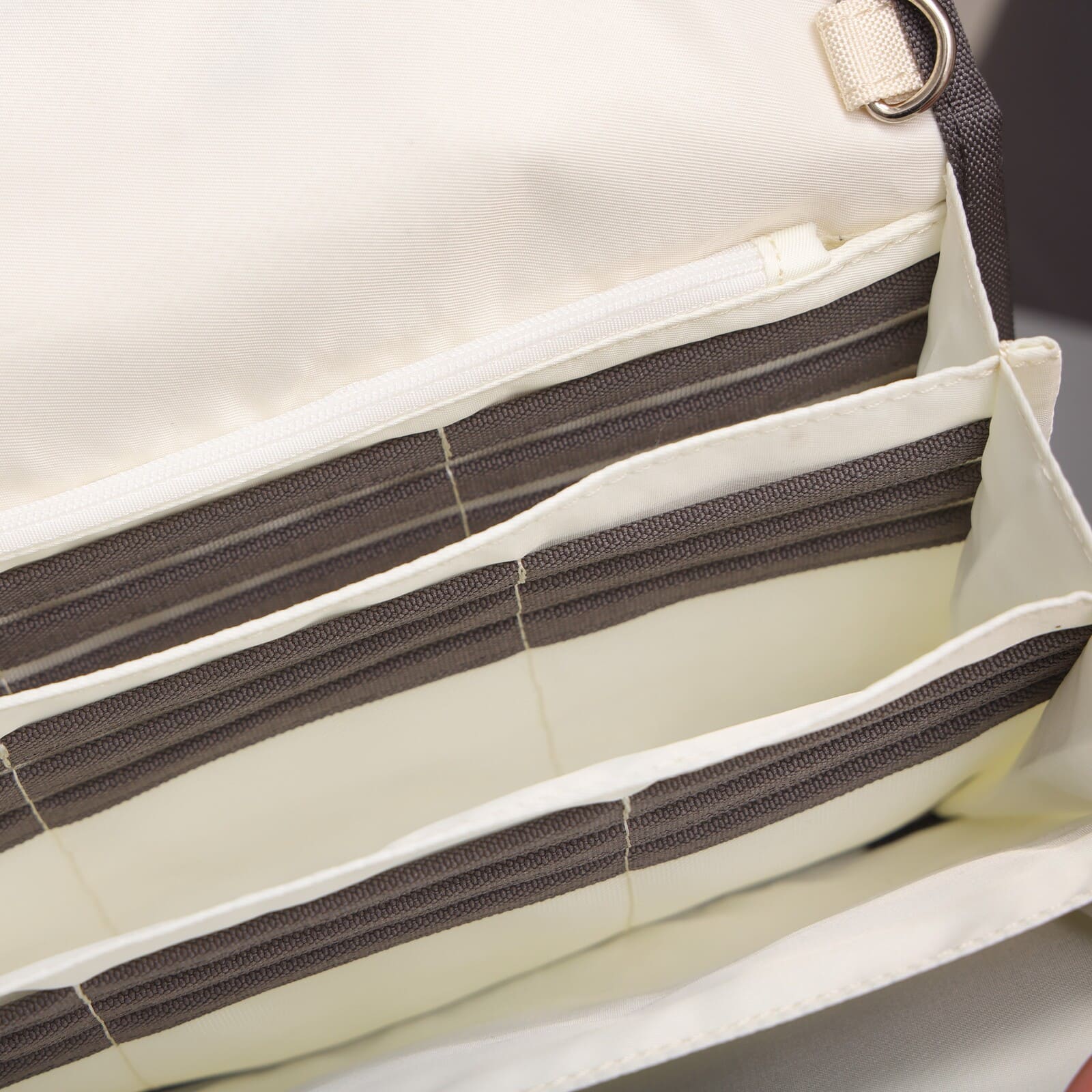 【第３弾 再販開始!!数量限定 お待たせごめんね価格!!（無くなり次第終了）】8000人のママパパと作った『最強の母子手帳ケース』  アヤトママ監修 在庫有 【最短お届け可能】