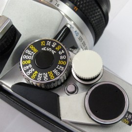 Kカンパニー レリーズボタン 12mm ホワイトイエロー [ねじ込みタイプ]|レリーズ・シャッターボタン|カメラアクセサリー