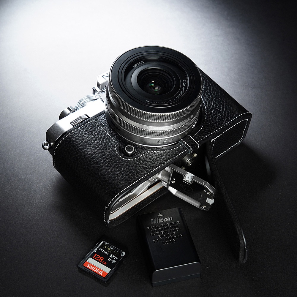 未使用 Nikon S3 カメラケース カメラアクセサリー ブラック ロゴ入り TP Original Nikon Zf 用 ボディーハーフケース ブラック ［国内