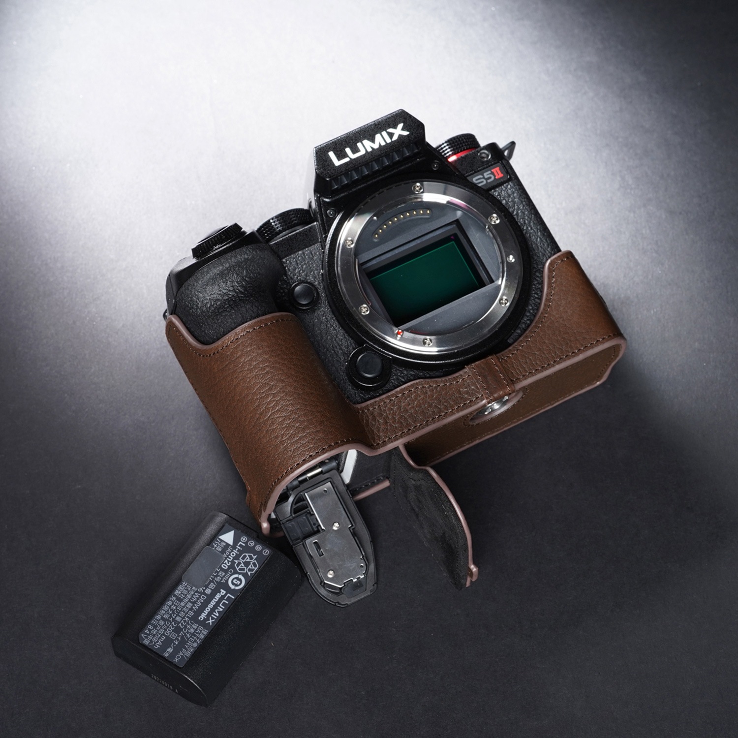 本革 カメラケース パナソニック Panasonic S5用 Amazon.com : Rieibi Panasonic S5 Camera Case, PU Leather
