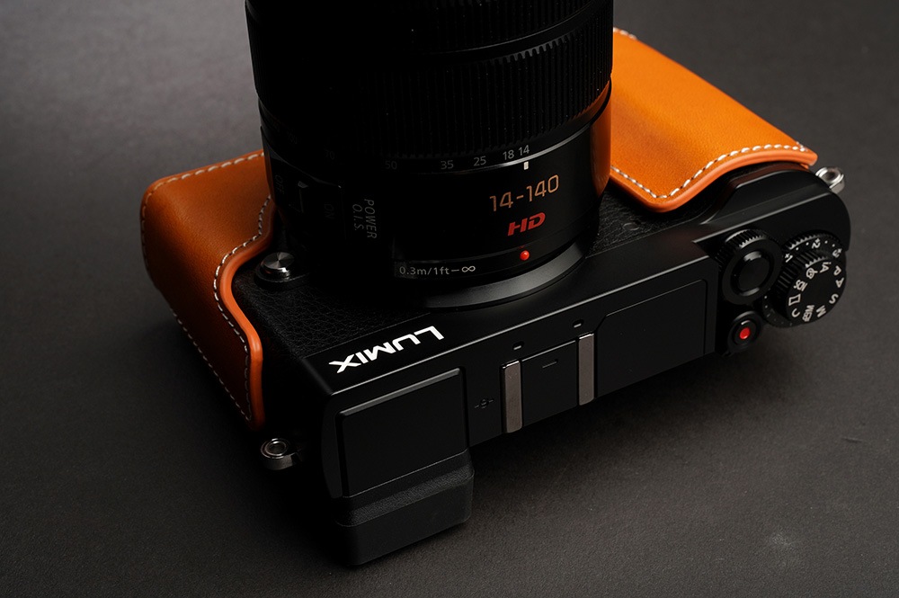 Panasonic LUMIX ゴールド　TZ10、ケース、三脚 Amazon | MegaGear Panasonic Lumix DC-ZS70, ZS80, TZ90, TZ95