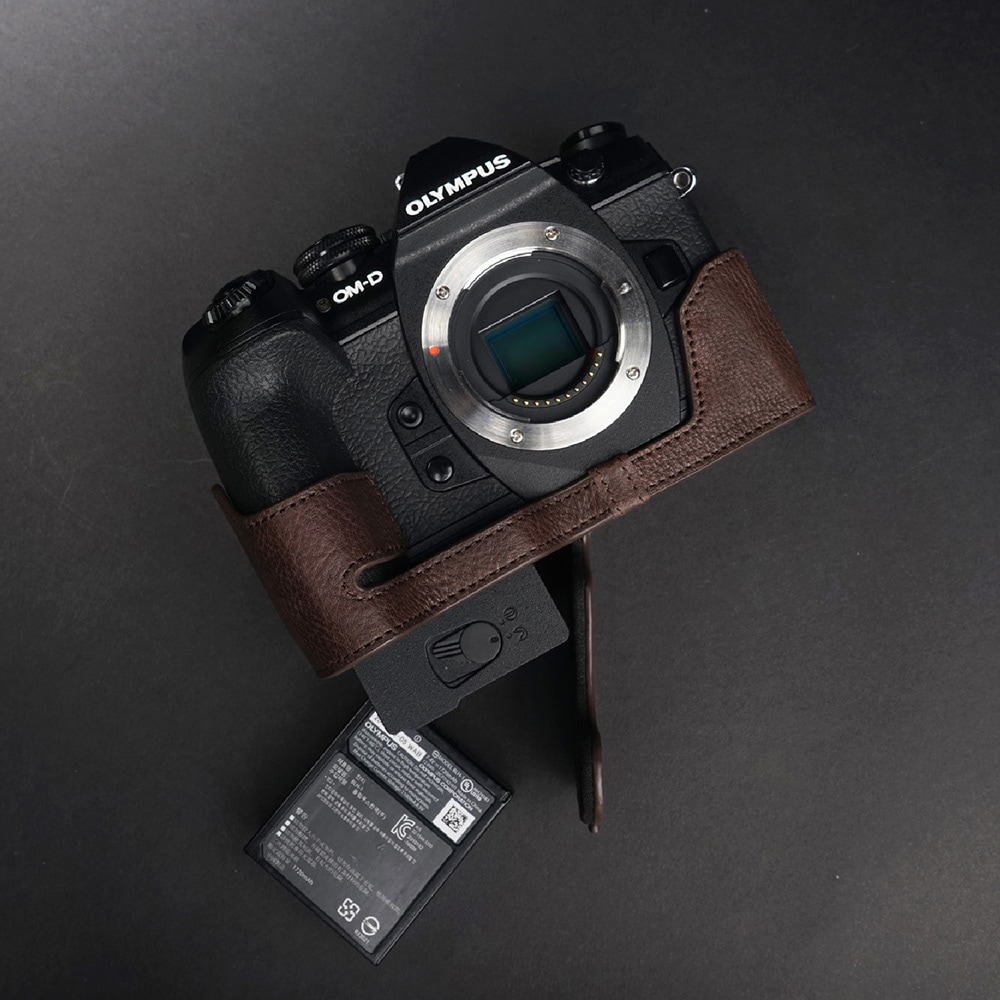 TP Original OLYMPUS E-M1 Mark III 用 ボディーハーフケース ダーク