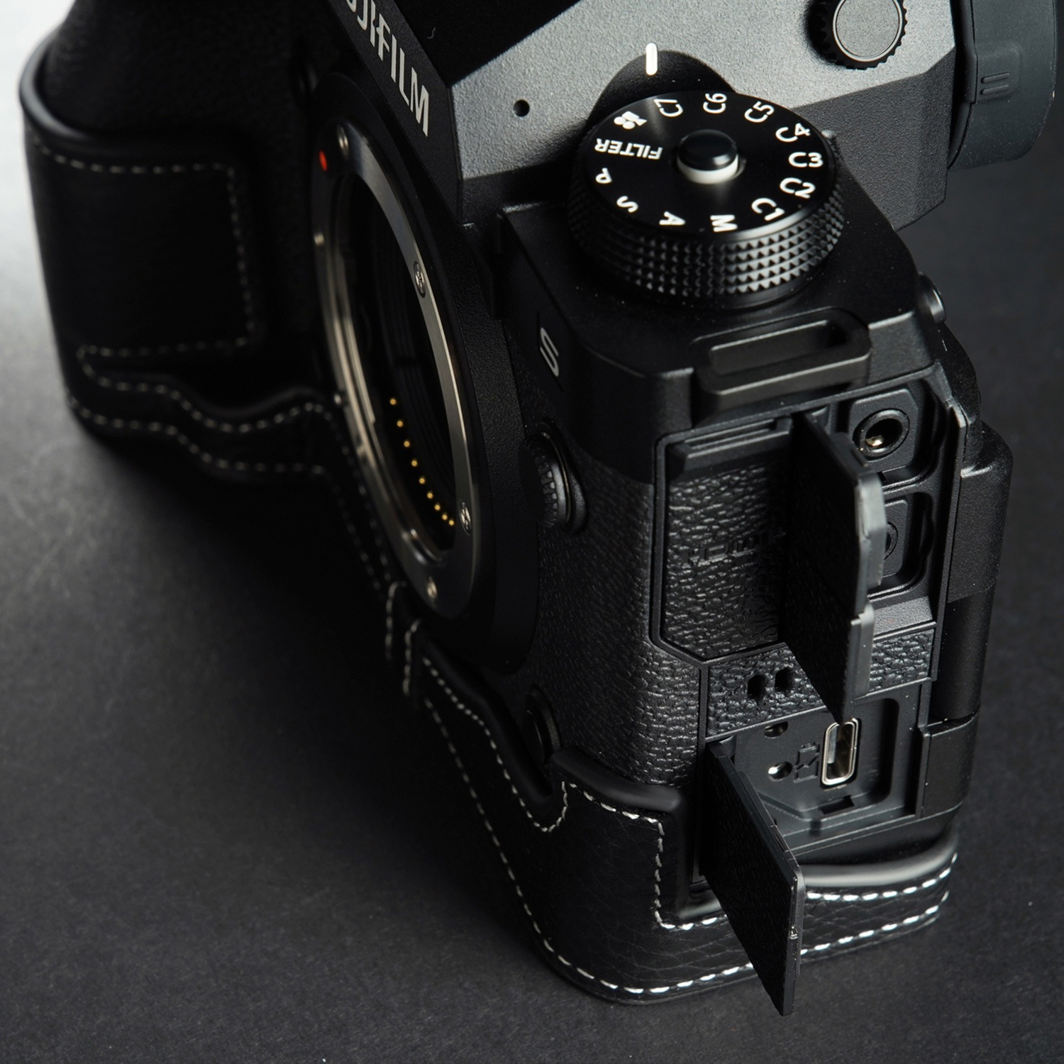 富士フィルム FUJIFILM X-H1 ハーフケースおまけ付き 良品 動作品 Fujifilm XH1 用カメラケース / アクセサリー専門店KAZA