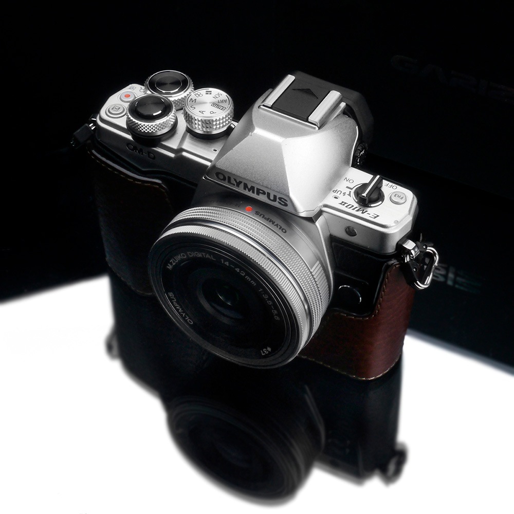 Olympus OM-D E-M10 Ⅱ ★ レンズ、ケース付き ★ジャンク レザーカメラケース オリンパス OLYMPUS OM-D E-M10 Mark III