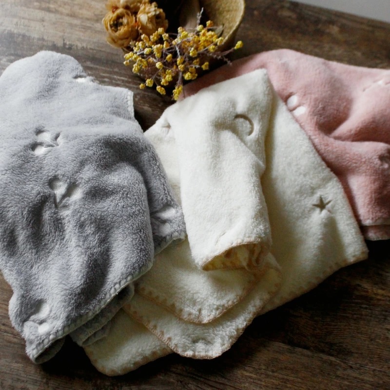 イブル ファーブランケット イニシャル 刺繍