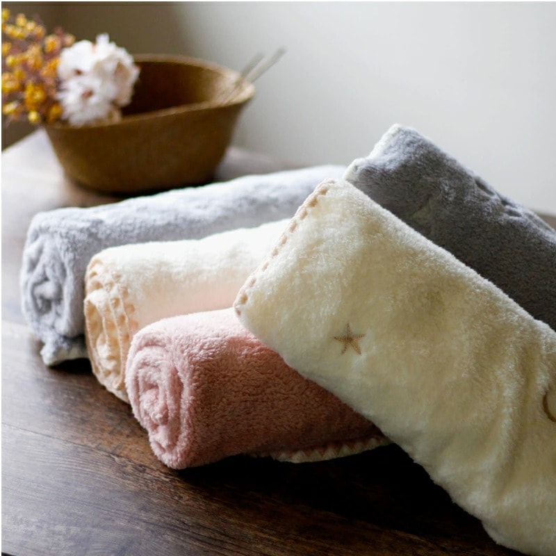 イブル ファーブランケット イニシャル 刺繍