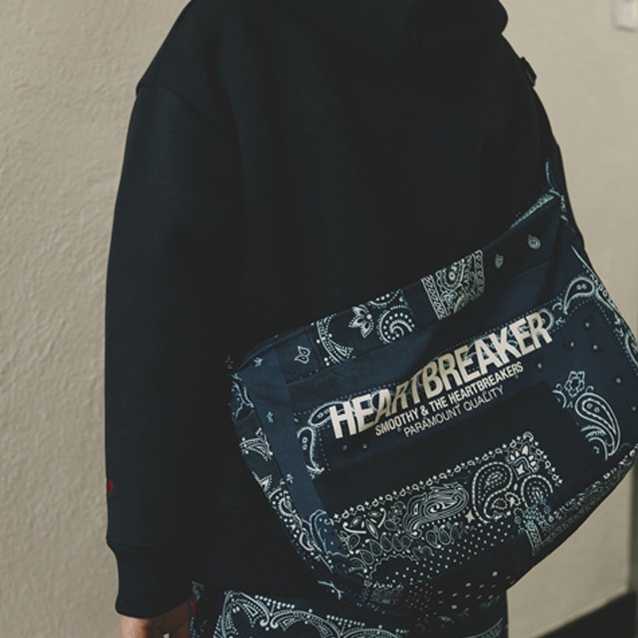 SMOOTHY��BEDWIN Bandana Messenger Bag