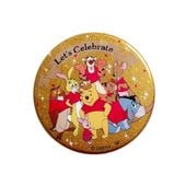公式] メーカー直営 ディズニー くまのプーさん 缶バッジ 赤シャツ