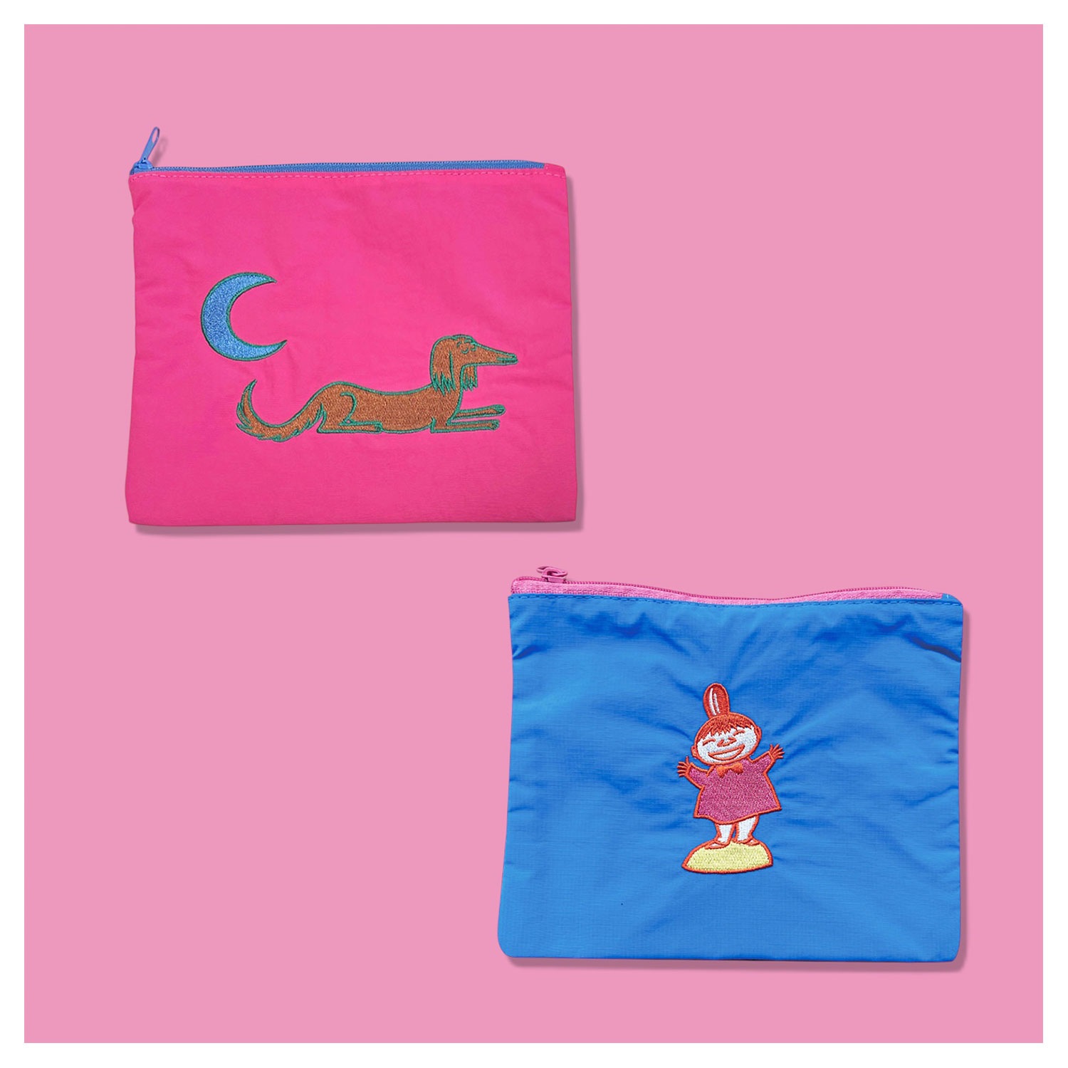 [公式] MOOMIN/NOSTALGICA（ムーミン/ノスタルジカ）刺繍フラットポーチ ブルー ムーミン